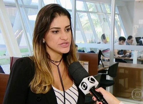 Dra. Roberta Santana em entrevista para a televisão